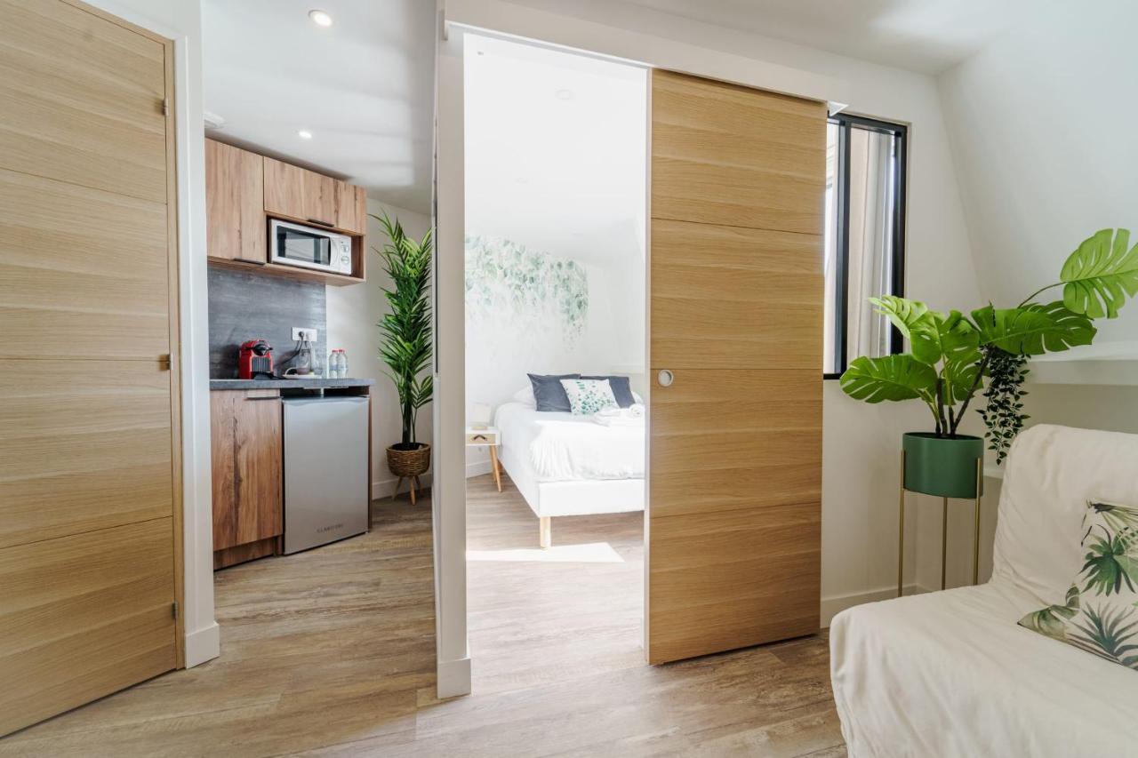Appartement Parisian Flat With Eiffel Tower View Extérieur photo
