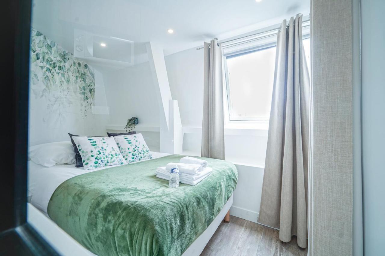Appartement Parisian Flat With Eiffel Tower View Extérieur photo